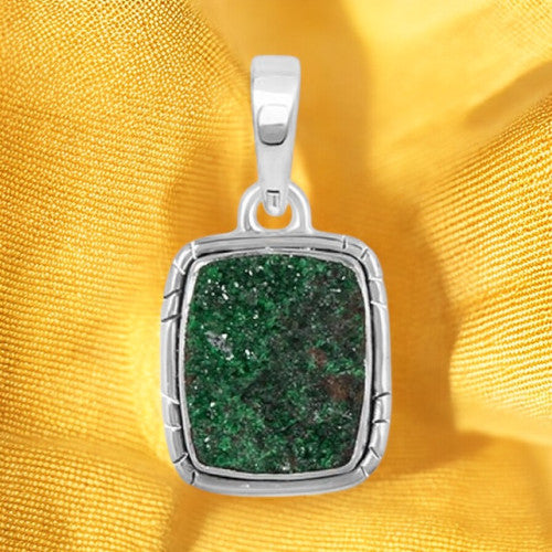 Money Magnet Pendant – Uvarovite in 925 Sterling Silver | Spiritual Consulting